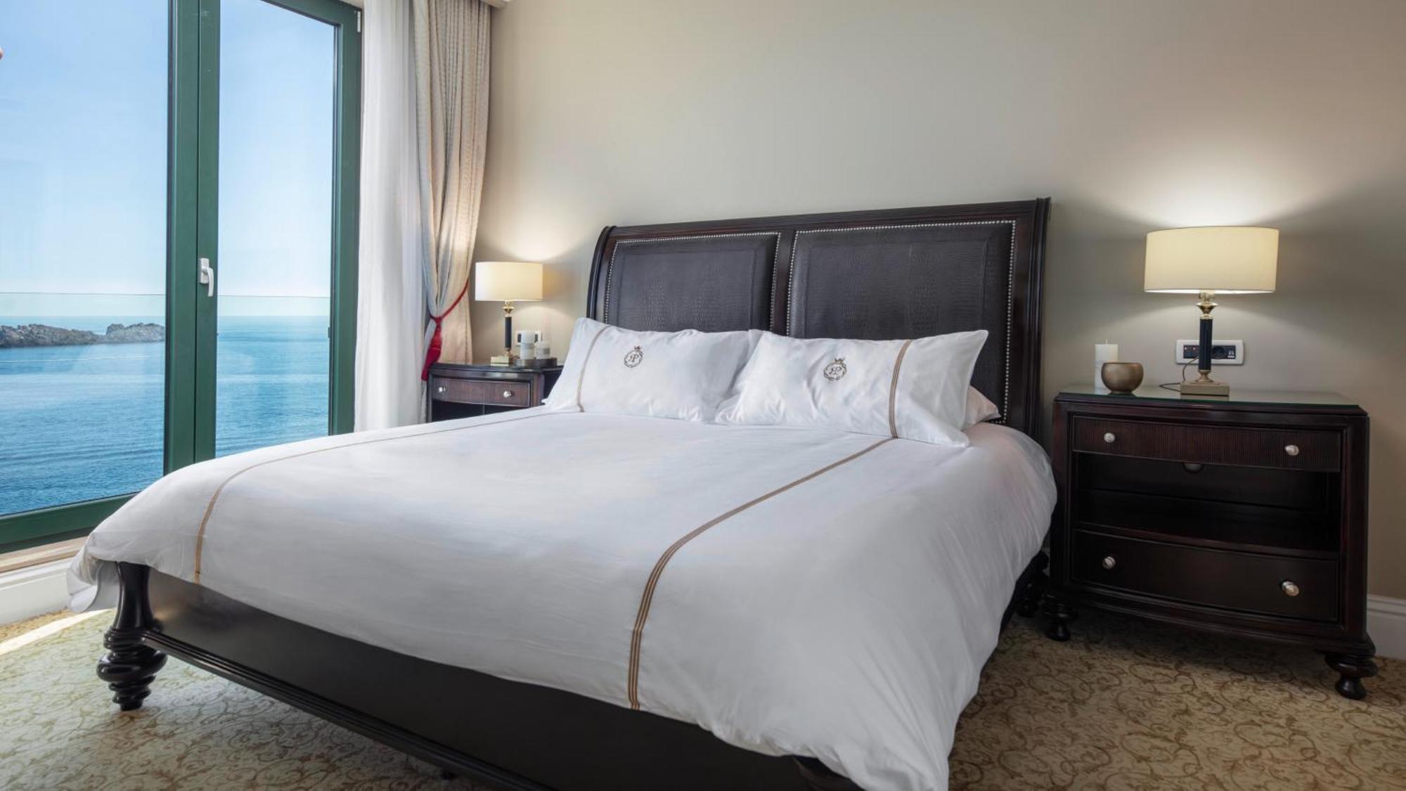 Royal Princess Hotel Дубровник Екстериор снимка A bedroom at the Atlantis Paradise Island