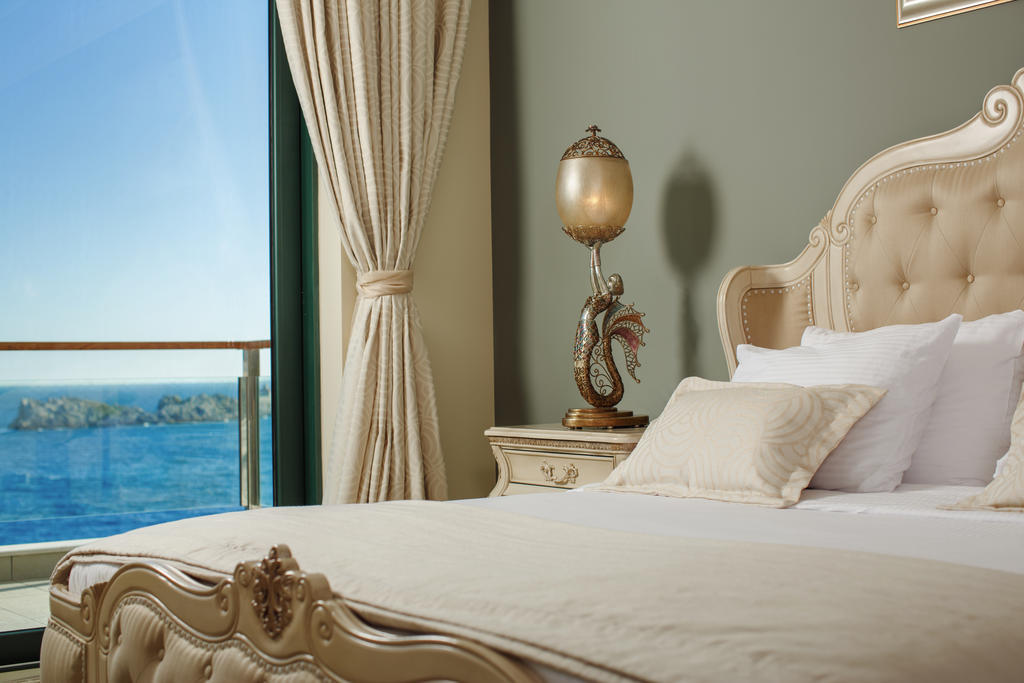 Royal Princess Hotel Дубровник Екстериор снимка A bedroom at the hotel