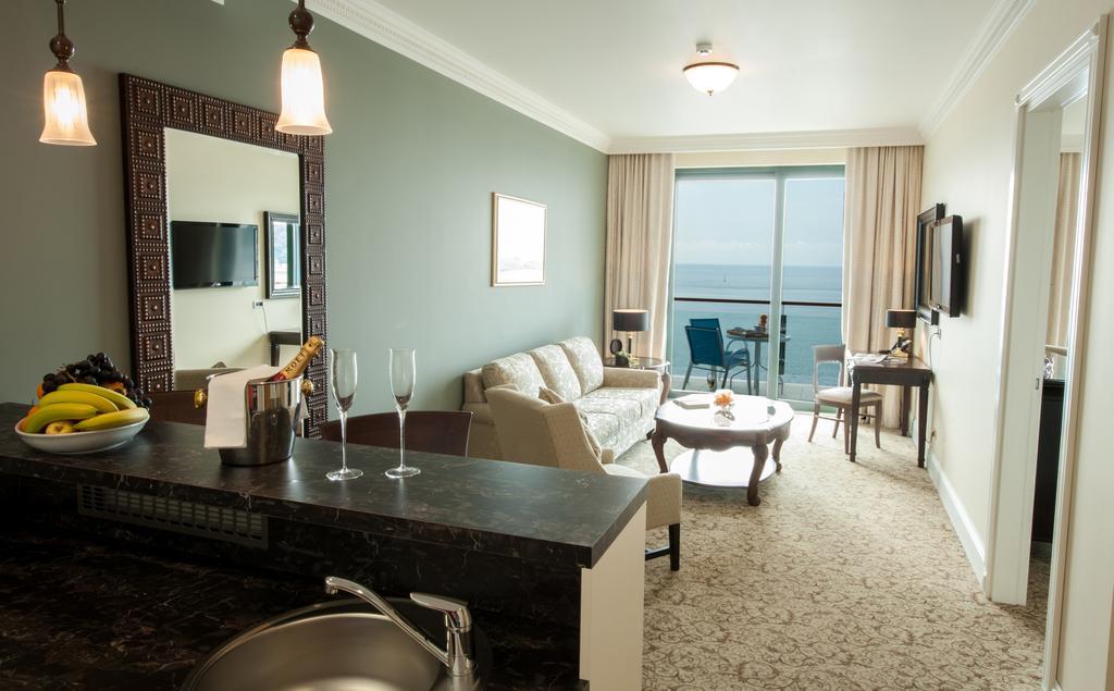 Royal Princess Hotel Дубровник Стая снимка A typical suite at the Hilton San Diego Bayfront